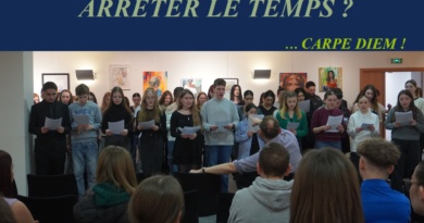 Les élèves du lycée Félix Mayer de Creutzwald investissent la médiathèque intercommunale du Warndt pour « vivre la lecture » Les élèves du lycée Félix Mayer de Creutzwald investissent la médiathèque intercommunale du Warndt pour « vivre la lecture »